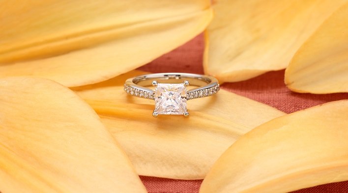Inexpensive engagement rings online