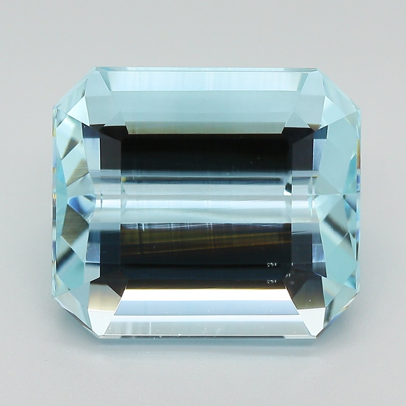 13.6x12mm Emerald Aquamarine