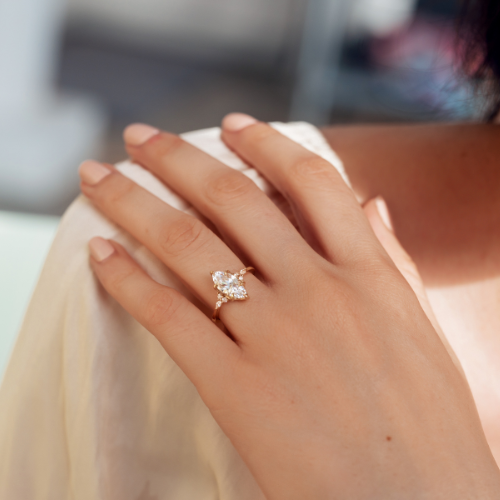 5 Gorgeous Single Prong Rings for Modern Brides - Brilliant Earth Blog