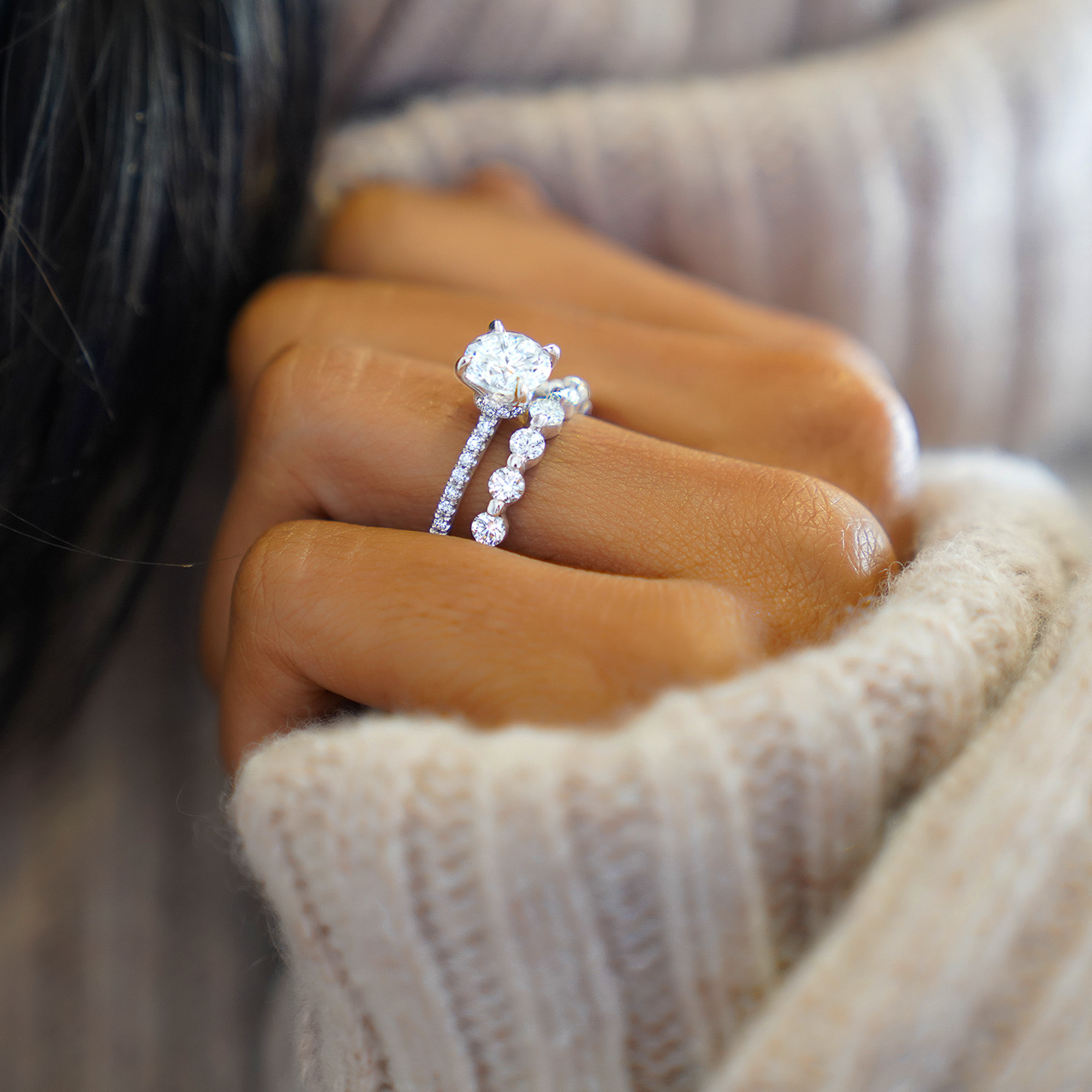 floating diamond band engagement ring        <h3 class=
