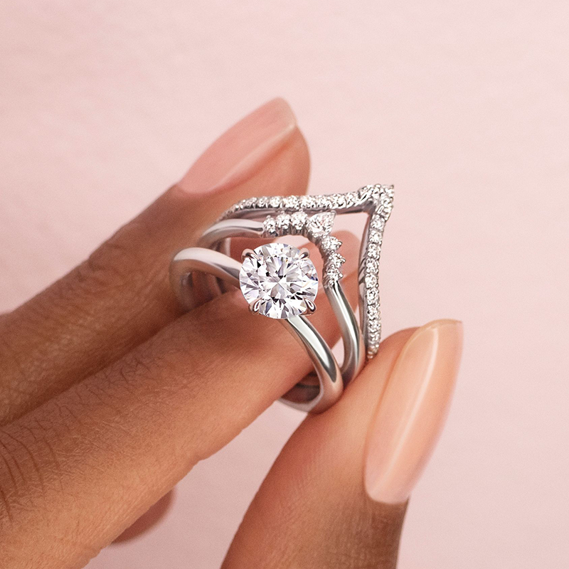 Engagement Rings vs. Wedding Rings: What's the Difference