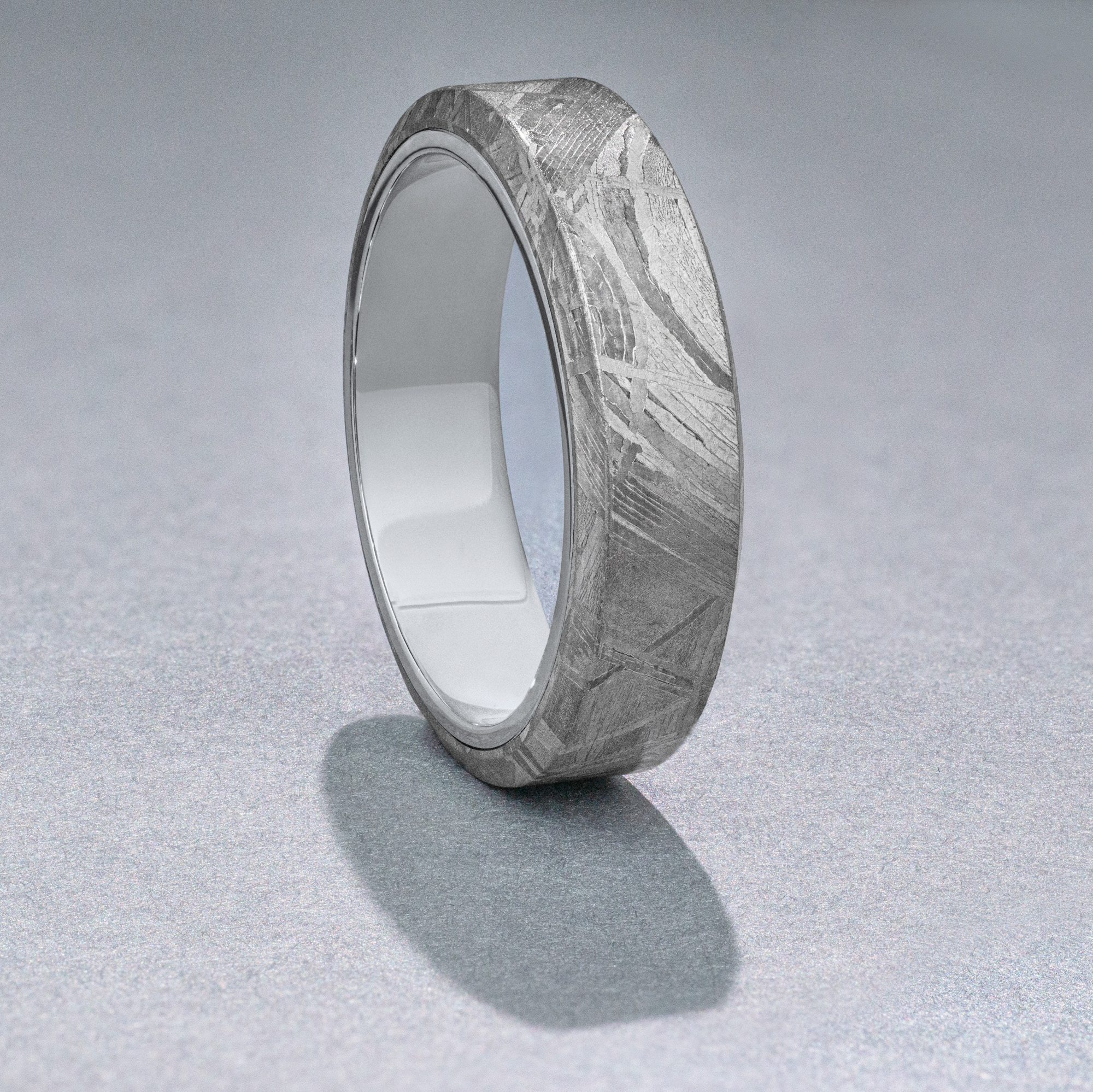maling Koncession Ruin 7 Amazing Men's Wedding Bands Made from Alternative Metals - Brilliant  Earth Blog
