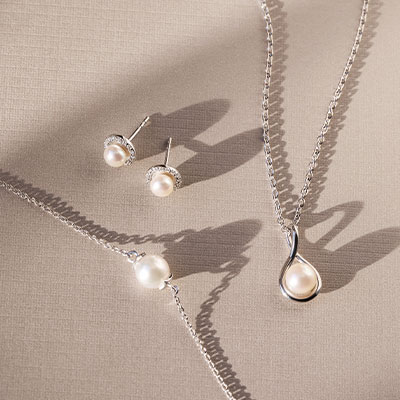 9 Surprising Ways to Differentiate Real Pearls from Fake Pearls - LUXlife  Magazine