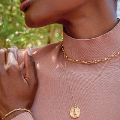 10 of the Hottest Jewelry Trends Everyone will be Wearing in 2023