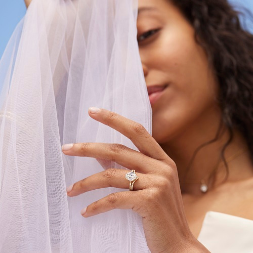 5 Gorgeous Single Prong Rings for Modern Brides - Brilliant Earth Blog