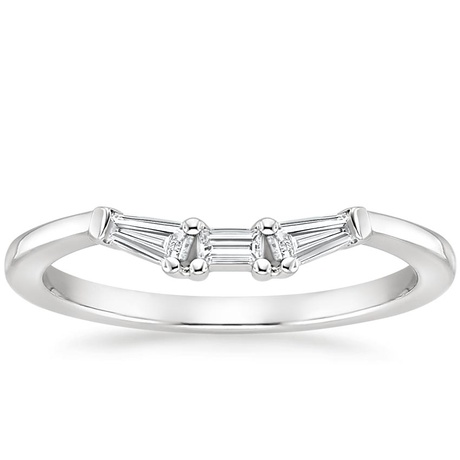 tapered baguette diamond wedding band