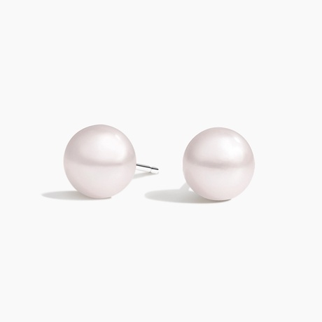 Premium Akoya Cultured Pearl Stud Earrings (7mm) in 18K White Gold