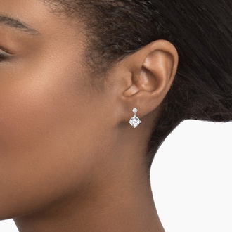Round Diamond Drop Earrings in 18K White Gold