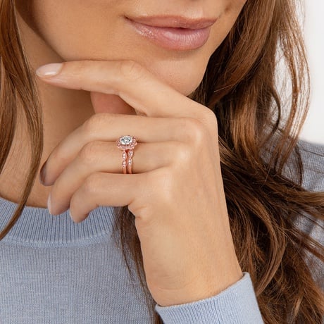 Cadenza halo store diamond ring