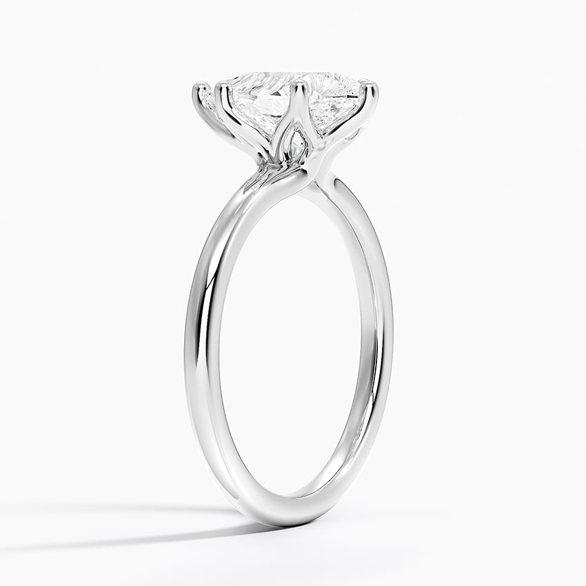 18K White Gold Fleur Solitaire Ring