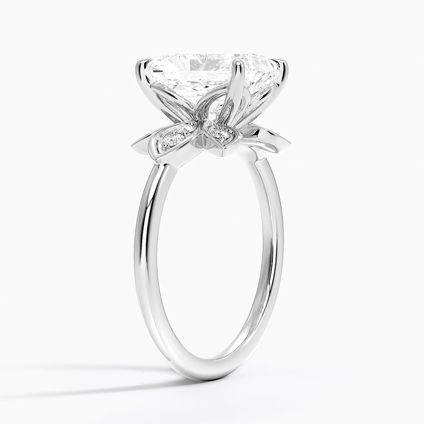18K White Gold Luxe Fiore Diamond Ring