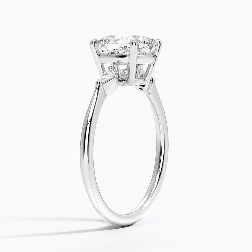 18K White Gold Petite Cometa Three Stone Diamond Ring