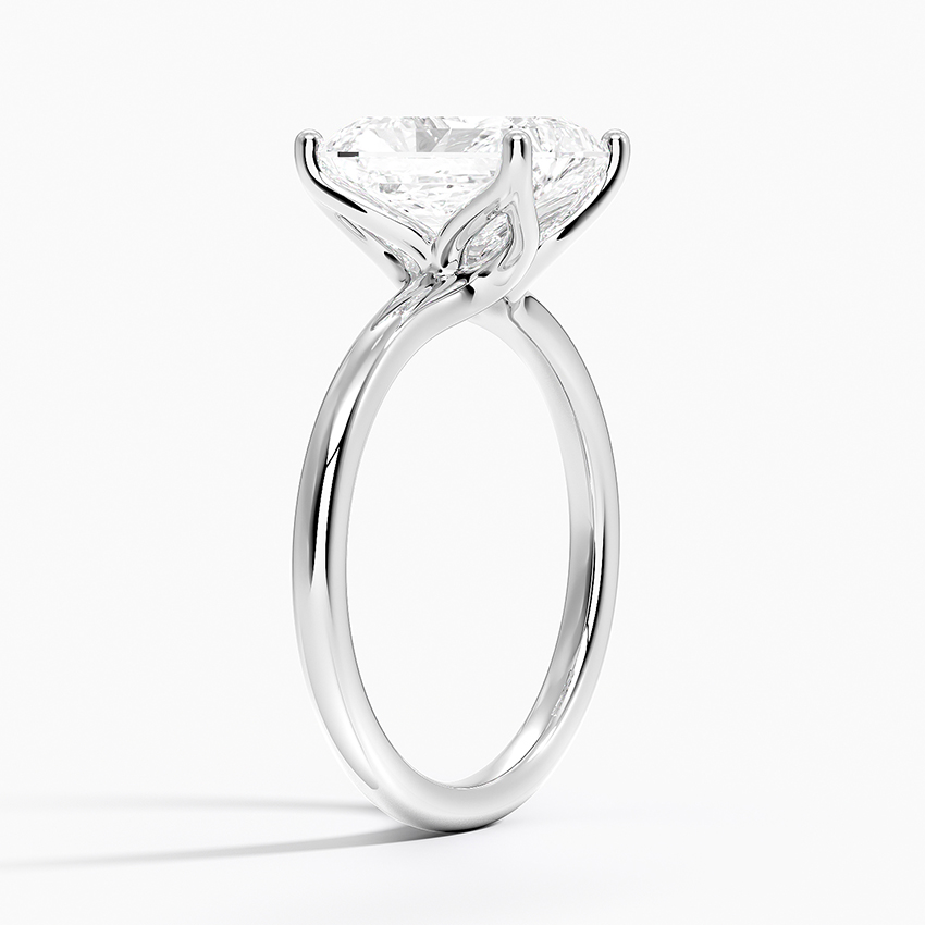 18K White Gold Fleur Solitaire Ring