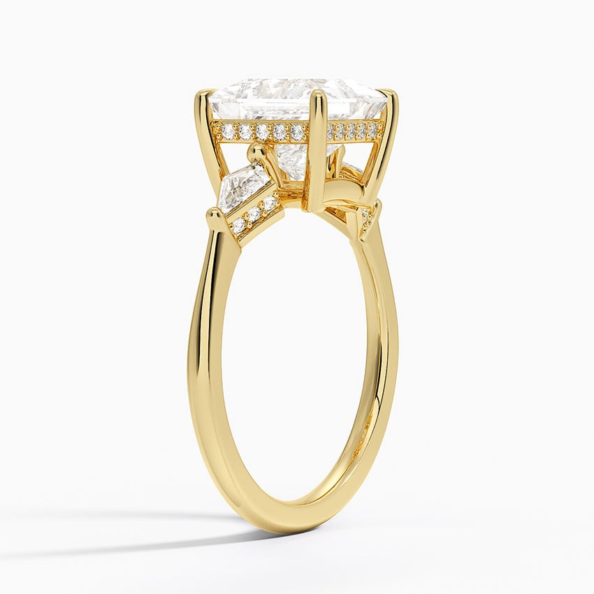 18K Yellow Gold Luxe Cometa Hidden Accent Diamond Ring
