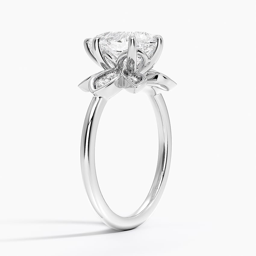 18K White Gold Luxe Fiore Diamond Ring