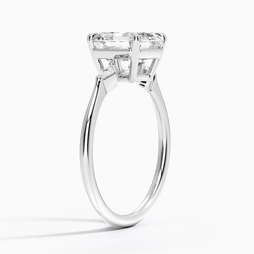 18K White Gold Petite Cometa Three Stone Diamond Ring