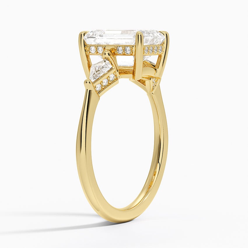 18K Yellow Gold Luxe Cometa Hidden Accent Diamond Ring