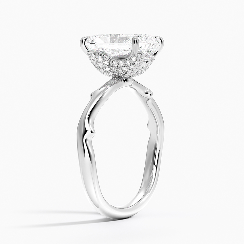 18K White Gold Rose Thorn Hidden Accent Diamond Ring (1/4 ct. tw.)