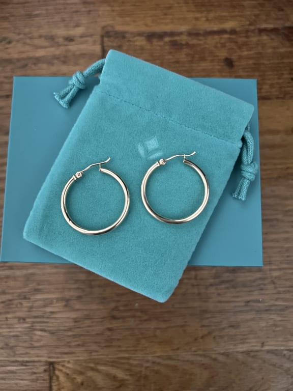 Oval diamond ring on hand