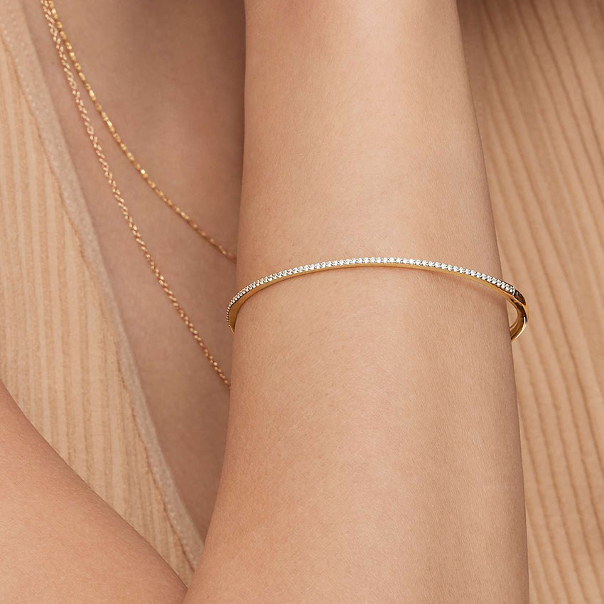 18K Yellow Gold Whisper 6 in. Diamond Bangle Bracelet