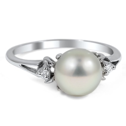 Modern Pearl Vintage Ring