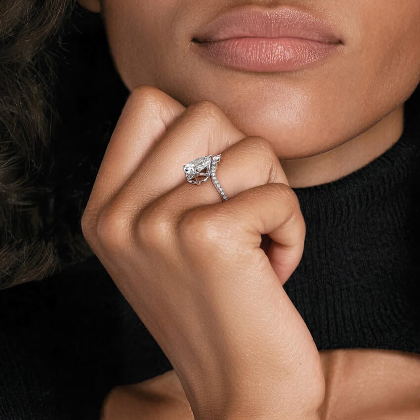 18K White Gold Nouveau Diamond Ring