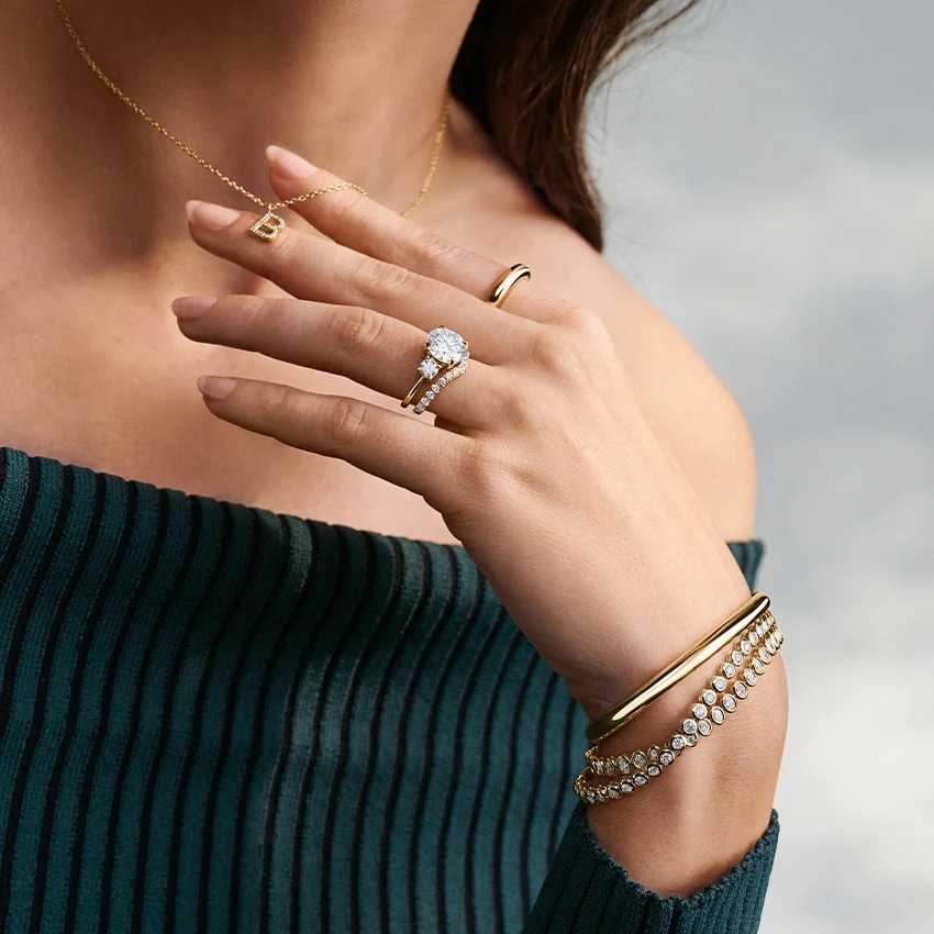 14K Yellow Gold Tube Bangle Bracelet