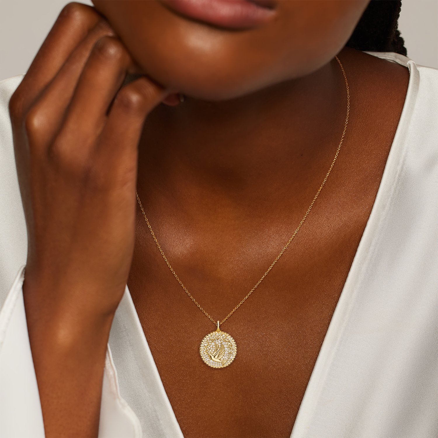 Jane Goodall Lab Diamond Peace Medallion Necklace (3/8 ct. tw.) in 14K Yellow Gold