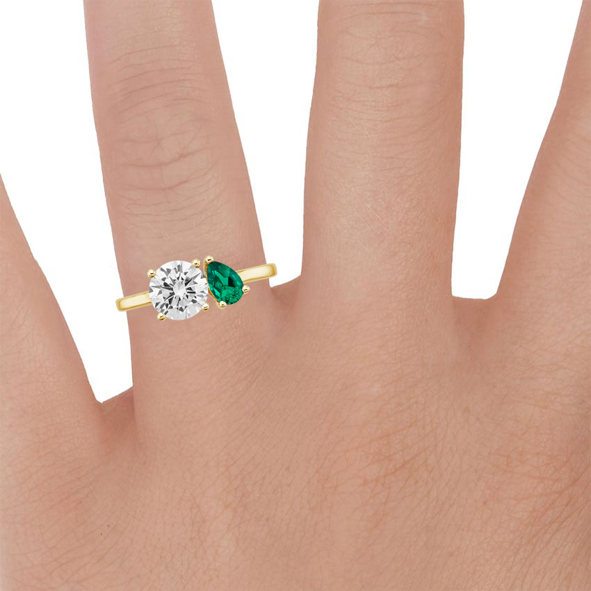 18K Yellow Gold Viridian Toi et Moi Diamond Ring, large zoomed in top view on a hand