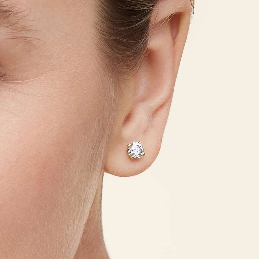 Perfect 4-Prong Lab Diamond Stud Earrings (1 in 18K
