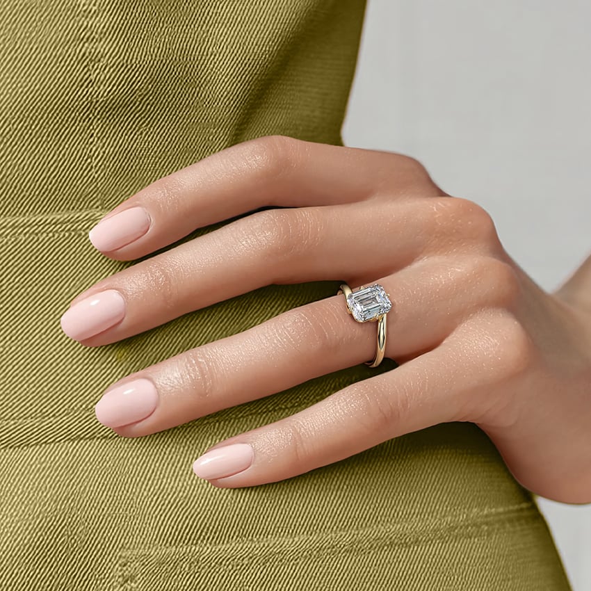 Atelier Solitaire Ring in 18K Yellow Gold