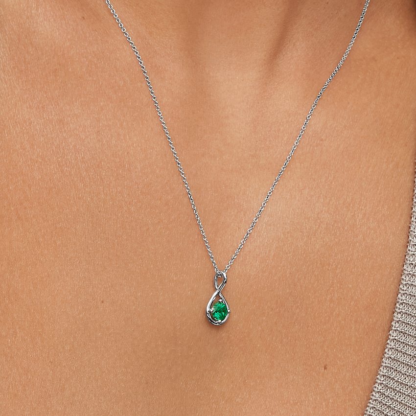 18K White Gold Emerald Twist Pendant