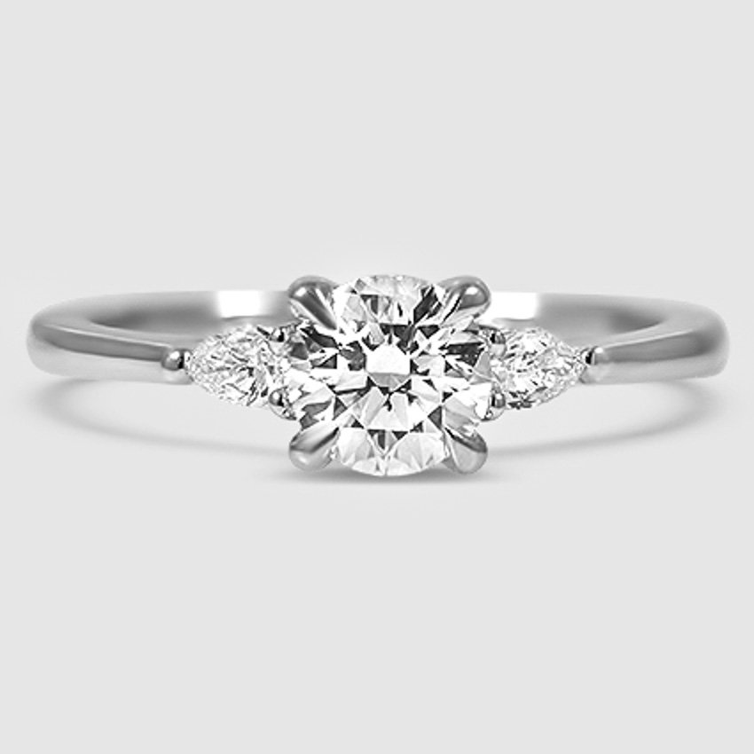 18K White Gold aria three stone 