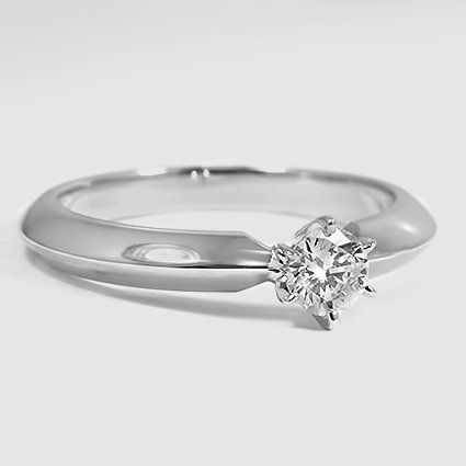 18K White Gold classic six-prong solitaire 