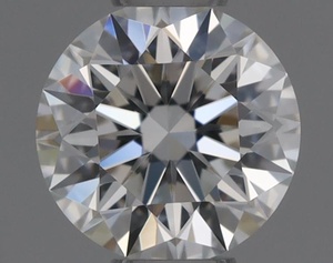 Round diamond — real photo