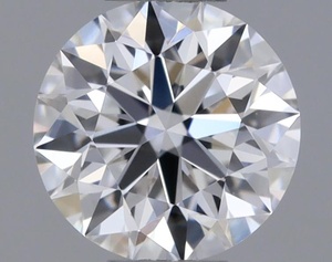 Round diamond — real photo
