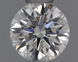 Round diamond — real photo
