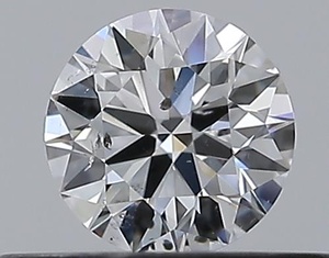Round diamond — real photo