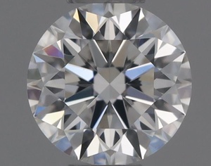 Round diamond — real photo