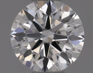 Round diamond — real photo