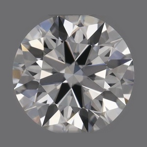 Round diamond — real photo