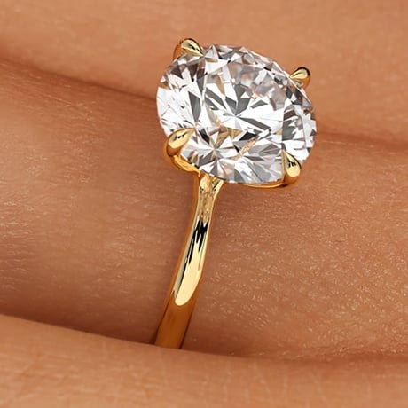 2mm solitaire Engagement Ring - Freesia