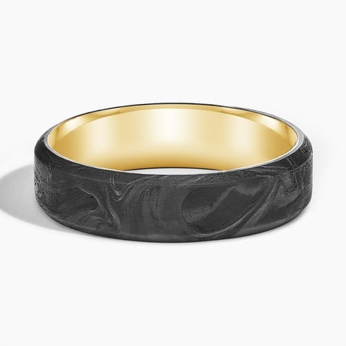 BENETTONの18Kリング Bennett 6mm Wedding Ring in Forged Carbon and 18K Yellow Gold