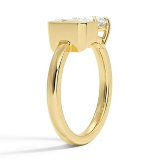 Custom Round and Emerald Diamond Toi et Moi Ring