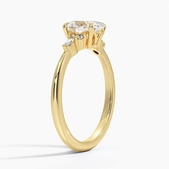 Nadia with 1ct Oval Certified Lab Diamond in 18K Yellow Gold