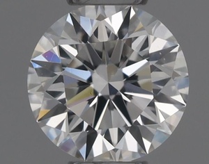 Round diamond — real photo