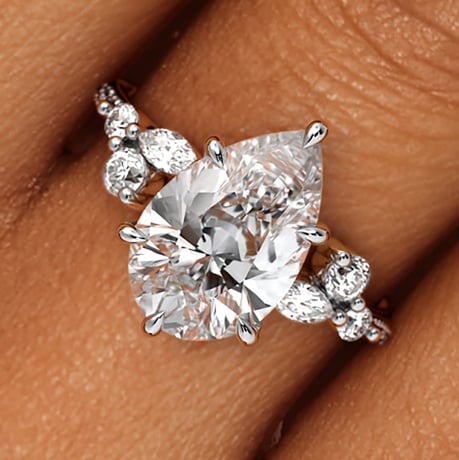 18K White Gold Luxe Camellia Milgrain Diamond Ring