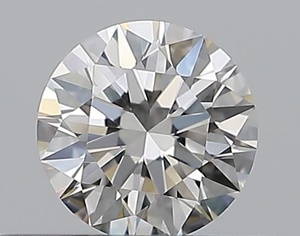 Round diamond — real photo